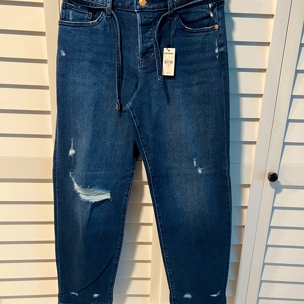 Women’s Express Jeans 8R NWT Gold Button Down with belt. 28 in inseam mid rise